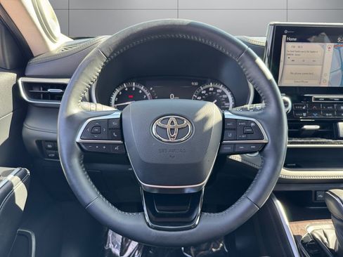 Certified 2020 Toyota Highlander Platinum AWD/4WD image 13