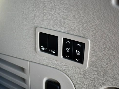 Used 2016 GMC Yukon Denali w/ Open Road Package image 18