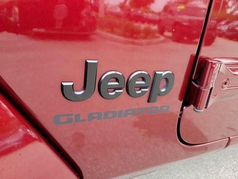 Used 2021 Jeep Gladiator Sport AWD/4WD image 10