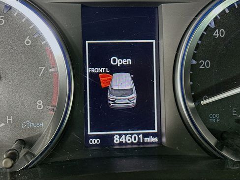 Used 2016 Toyota Highlander Limited image 19