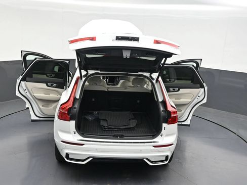 Used 2024 Volvo XC60 B5 Plus w/ Protection Package Premier AWD/4WD image 41