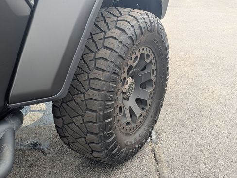 Used 2018 Jeep Wrangler Unlimited Sahara image 28