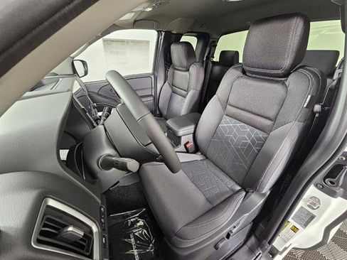 New 2025 Nissan Frontier SV w/ SV Convenience Package RWD image 19