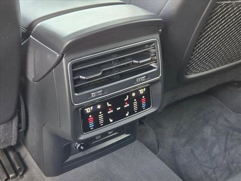 Used 2023 Audi Q7 3.0T Premium Plus image 17