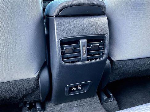 Used 2025 Toyota Corolla Cross AWD Hybrid w/ Moonroof Package image 34