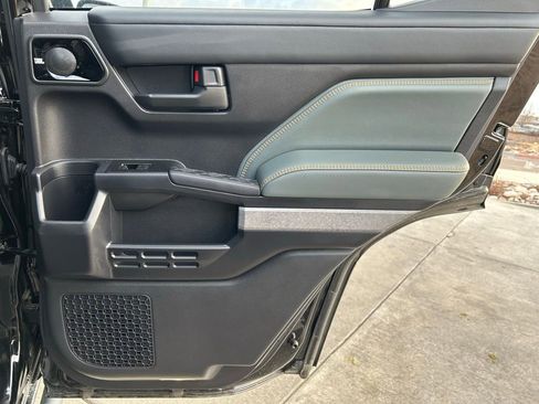 Used 2025 Toyota 4Runner Trailhunter image 29