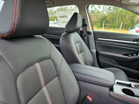 New 2025 Nissan Altima 2.5 SR image 13