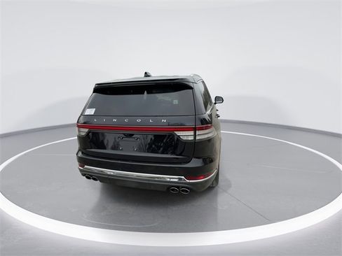 New 2026 Lincoln Aviator Reserve image 7