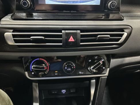 Certified 2022 Kia Seltos LX image 18