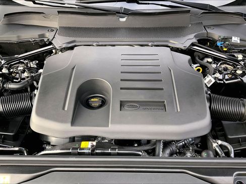 New 2026 Land Rover Discovery Limited Edition image 16