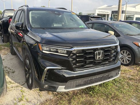 Used 2023 Honda Pilot Elite image 1