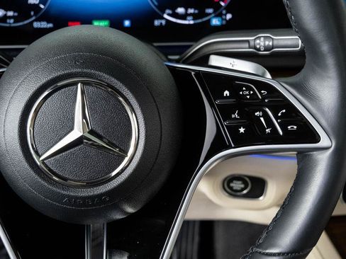 Used 2025 Mercedes-Benz GLE 450e 4MATIC image 11