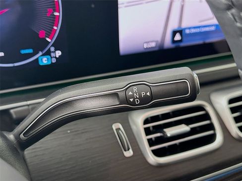 Used 2026 Mercedes-Benz GLS 450 4MATIC image 21