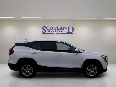 Used 2024 GMC Terrain SLE FWD image 5
