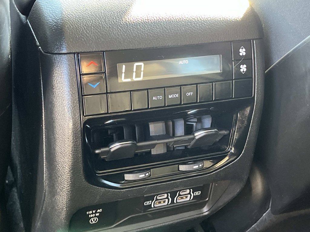Used 2021 Jeep Grand Cherokee L Laredo w/ Luxury Tech Group I AWD/4WD image 18
