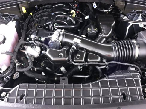 Used 2025 Jeep Grand Cherokee Limited w/ Luxury Tech Group II RWD image 44