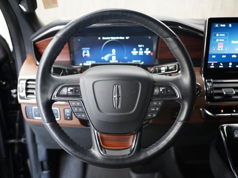 Used 2024 Lincoln Navigator L Reserve AWD/4WD image 12