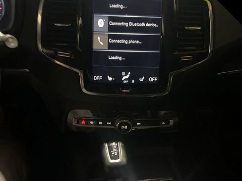 Used 2016 Volvo XC90 T6 Momentum w/ Momentum Plus Package image 8