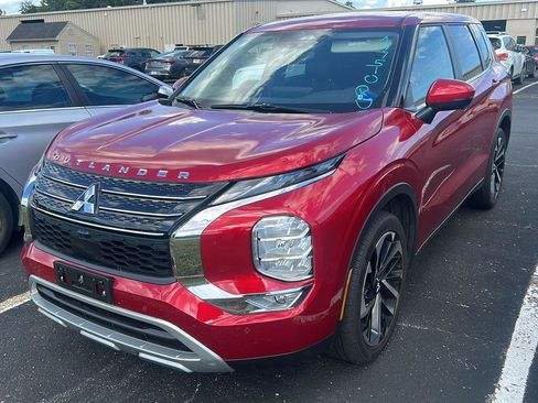 Used 2023 Mitsubishi Outlander SE FWD image 1