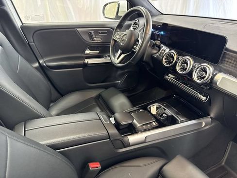 Used 2022 Mercedes-Benz GLB 250 4MATIC image 30