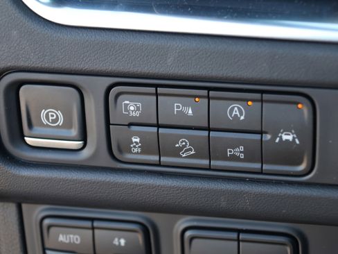 Used 2024 Chevrolet Tahoe High Country w/ Advanced Technology Package image 14