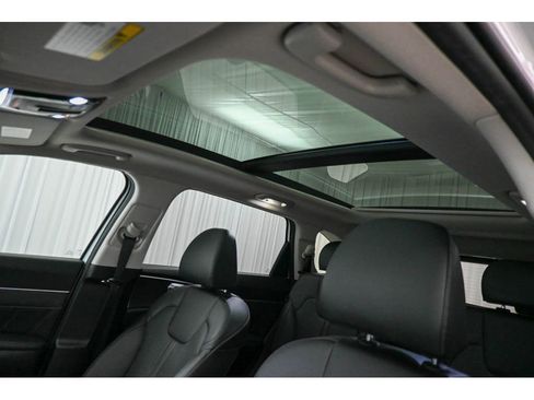 Certified 2025 Kia Sorento SX image 19