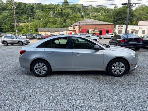 Used 2013 Chevrolet Cruze LS FWD image 7