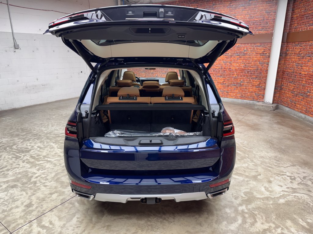 Used 2027 BMW X7 xDrive40i AWD/4WD image 27
