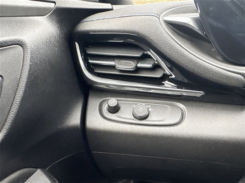 Used 2024 Buick Envista Sport Touring w/ Convenience I Package image 17