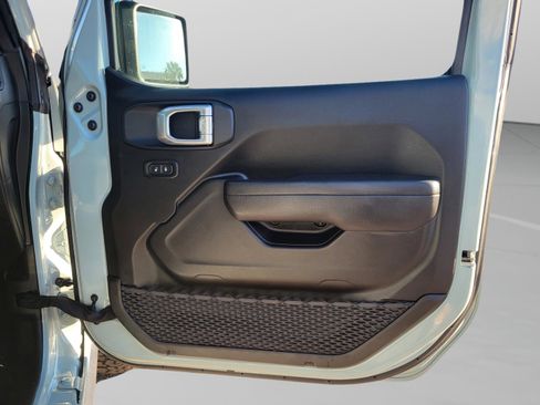 Used 2024 Jeep Wrangler Unlimited Rubicon 4xe w/ Technology Group image 58