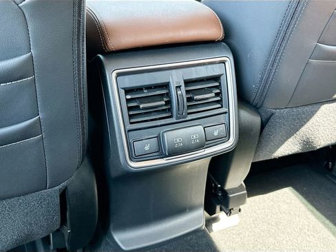 Used 2022 Subaru Forester Touring AWD/4WD image 27