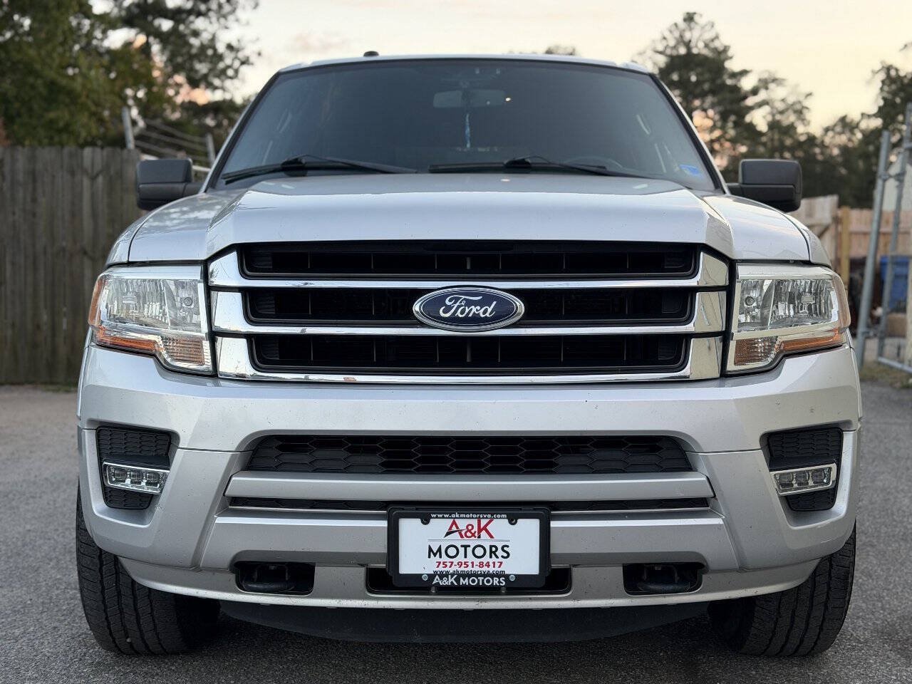Used 2016 Ford Expedition EL XLT AWD/4WD image 3