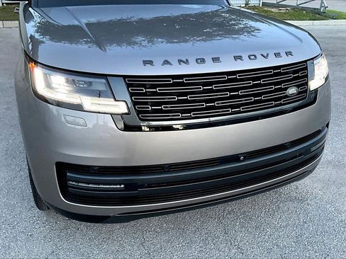 Used 2023 Land Rover Range Rover SE image 11