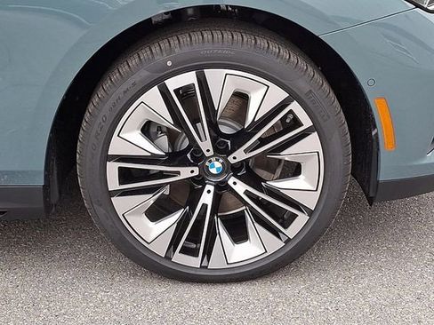 Used 2026 BMW 530i xDrive AWD/4WD image 9