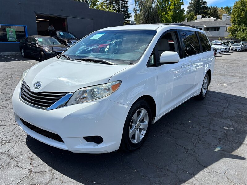 Used 2012 Toyota Sienna LE FWD image 10