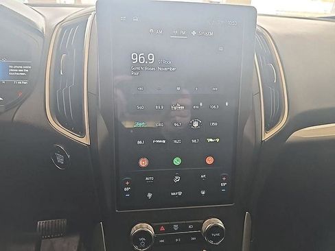 Used 2023 Ford Edge SE w/ Black Appearance Package image 20