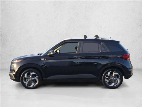 Used 2023 Hyundai Venue SEL FWD image 9