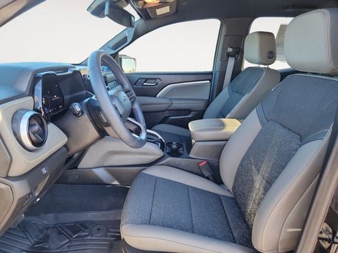 Used 2024 Chevrolet Colorado ZR2 w/ Technology Package image 9