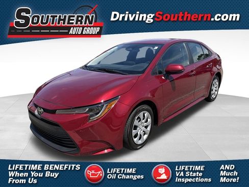 Used 2024 Toyota Corolla LE FWD image 1