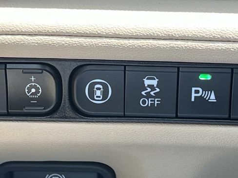 Used 2023 Acura MDX SH-AWD w/ Technology Package image 37