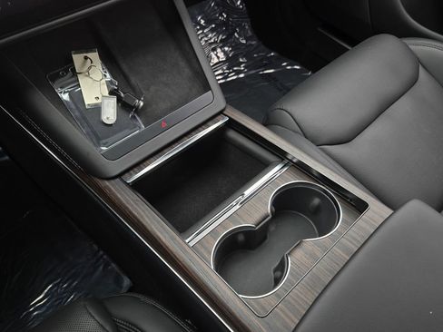 Used 2025 Tesla Model S AWD/4WD image 19