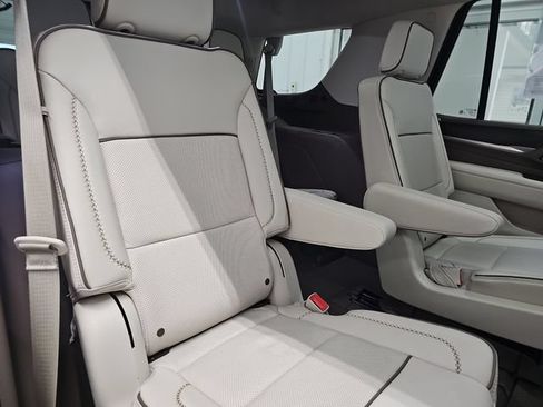 Used 2024 GMC Yukon Denali w/ Advanced Technology Package AWD/4WD image 34