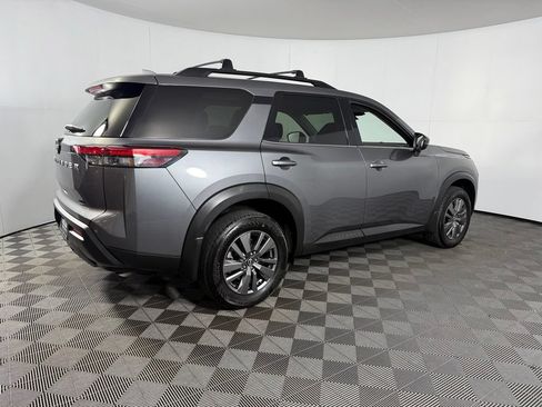 Used 2025 Nissan Pathfinder SV FWD image 7