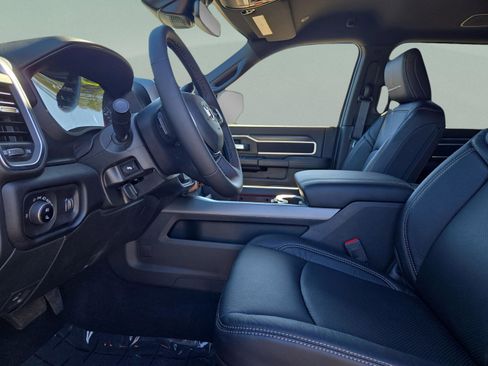New 2026 RAM 2500 Big Horn AWD/4WD image 18