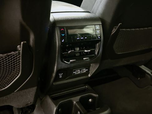 Used 2023 Jeep Grand Cherokee L Limited w/ Black Appearance Package AWD/4WD image 29