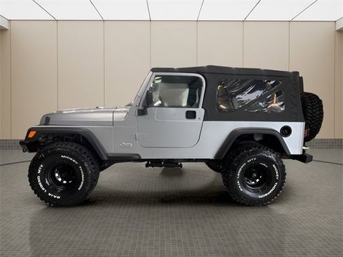 Used 2004 Jeep Wrangler Unlimited image 2