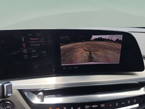 Used 2025 Cadillac Lyriq Luxury w/ LPO, Floor Liner Package AWD/4WD image 19