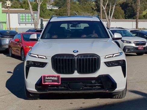 Used 2024 BMW X7 xDrive40i w/ M Sport Package image 2