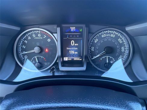 Used 2023 Toyota Tacoma TRD Sport image 24