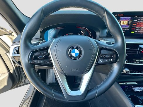 Used 2021 BMW 530i w/ Premium Package image 11